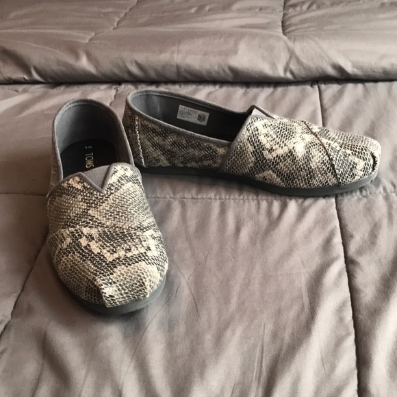 Toms - Picture 2 of 4